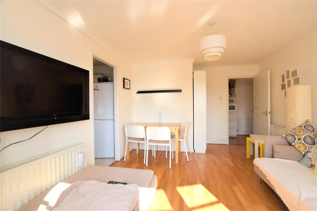 Flat Pooles Wharf Court in Bristol
