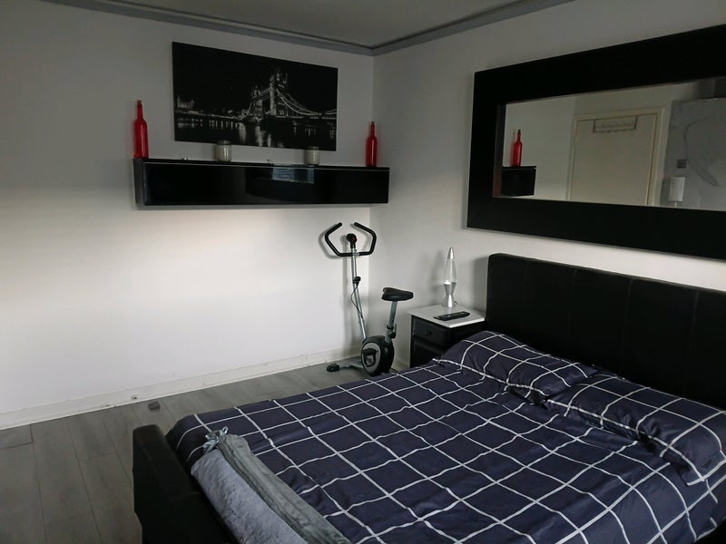 Room Marcon Place in Greater London