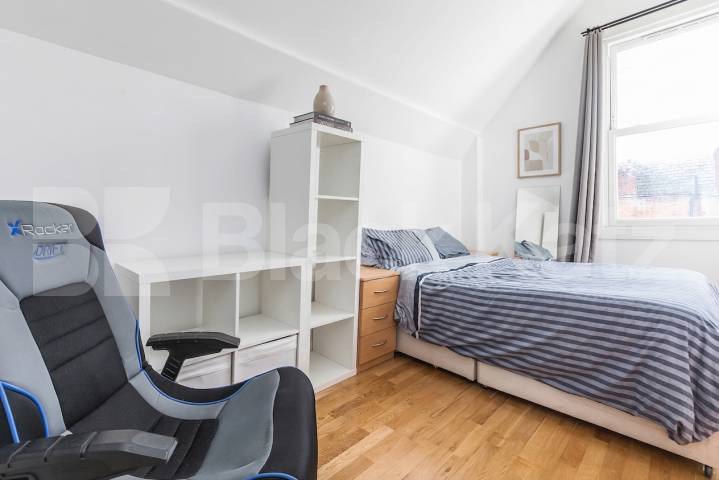 Flat Iverson Road in Greater London