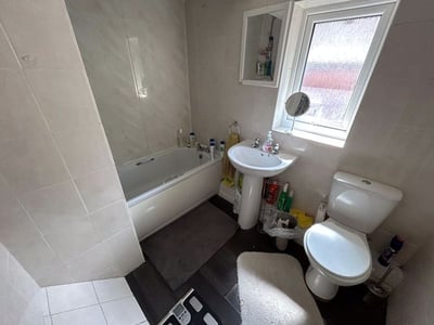 Room Allington Avenue in Nottingham