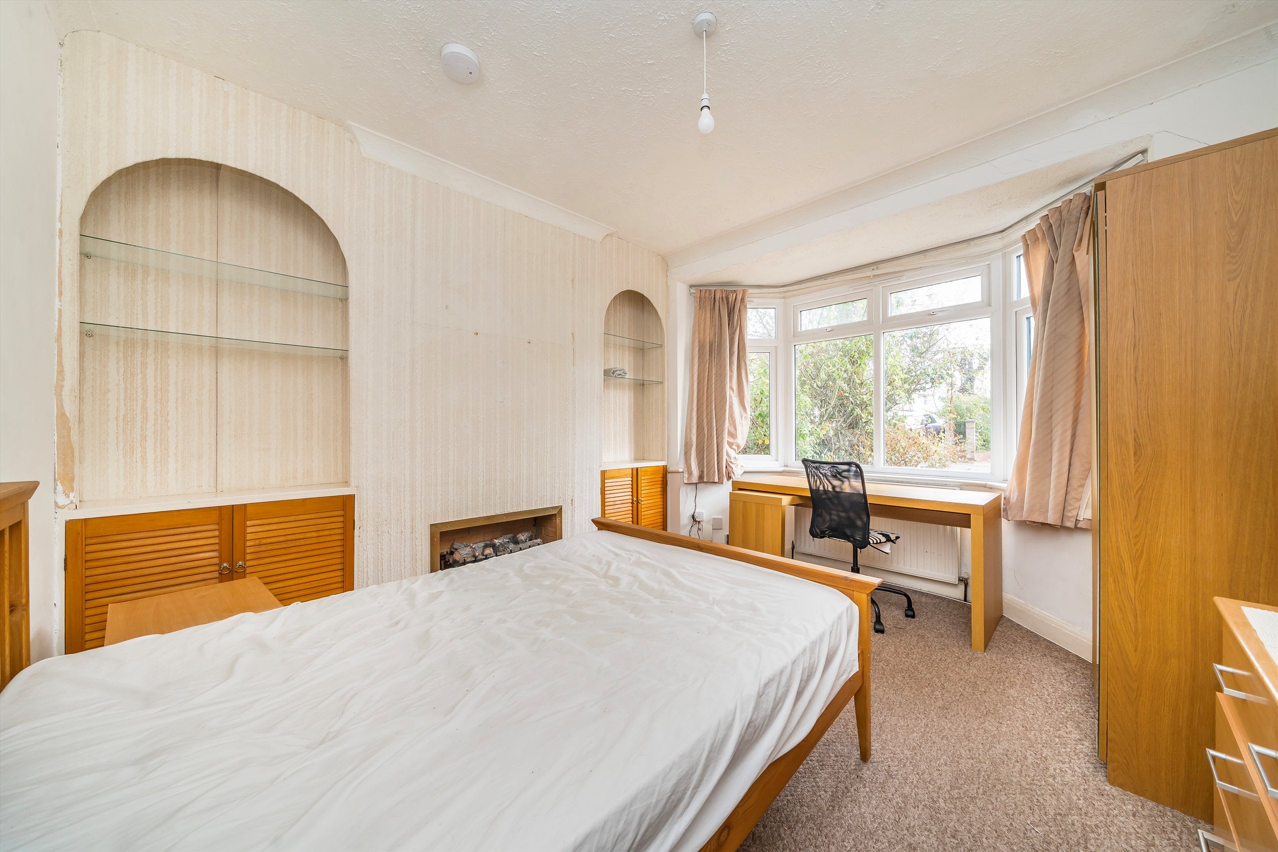 House Edenvale Road in Greater London