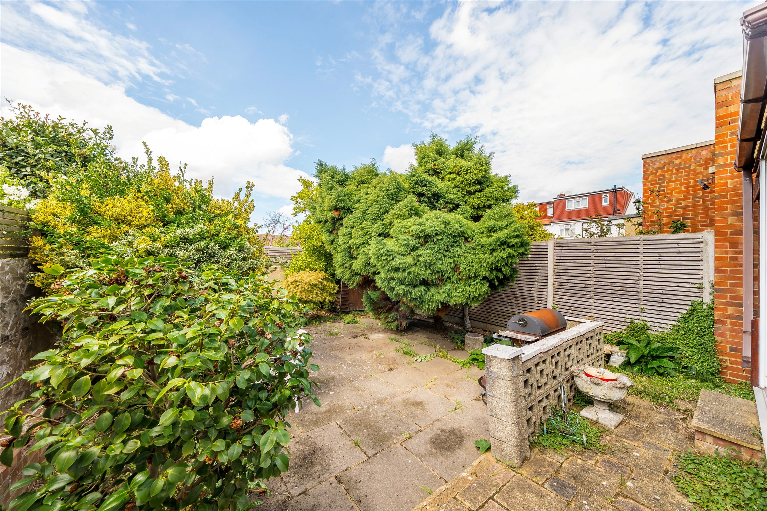 House Edenvale Road in Greater London