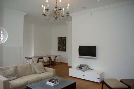 Flat Bracknell Gardens in Greater London
