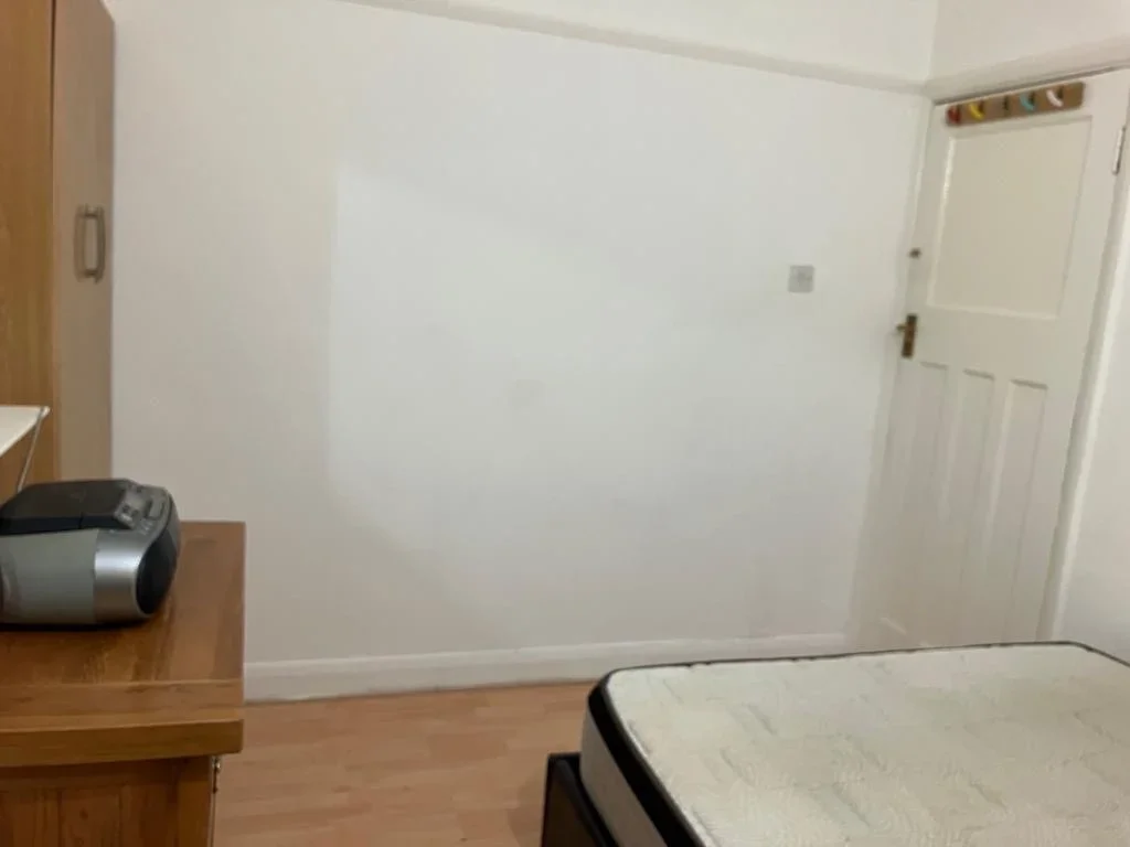 Room Canada Avenue in Greater London