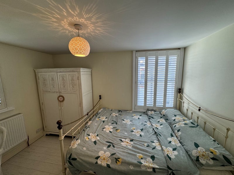 Room Leythe Road in Greater London