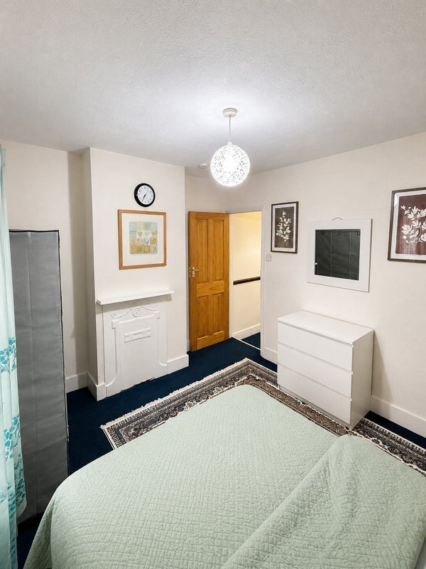 Room Uxbridge Road in Slough
