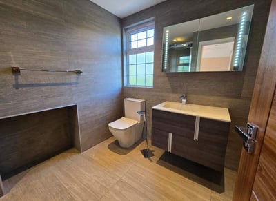 House Wentworth Avenue in Greater London