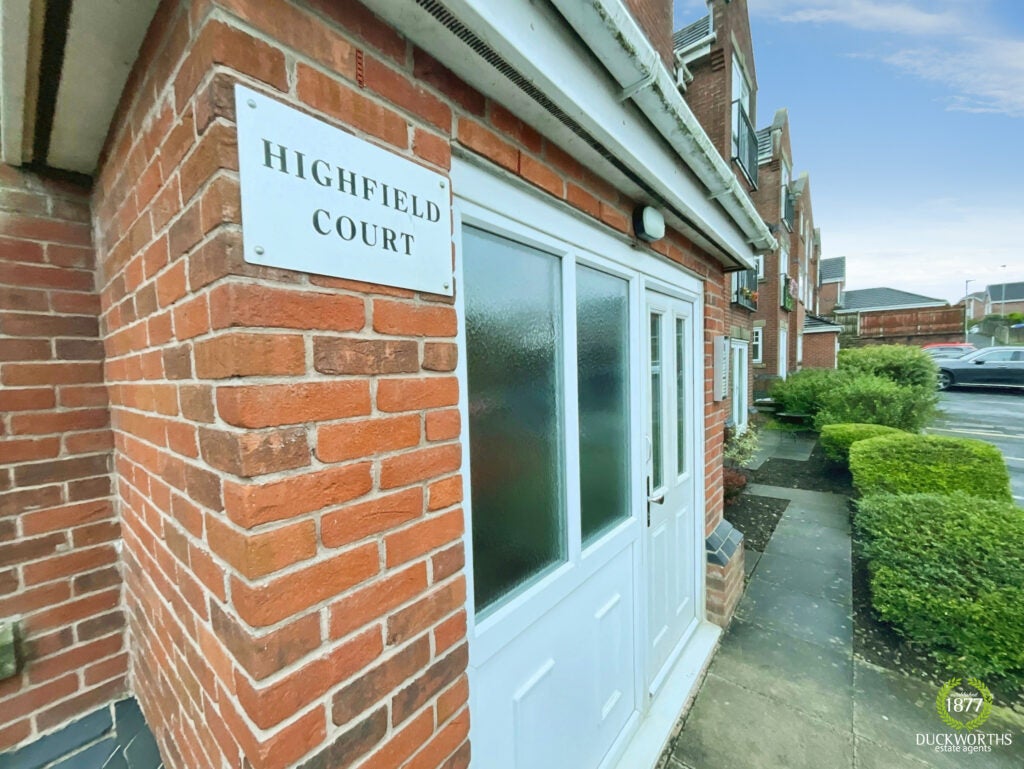 Flat Beaumont Way in Darwen