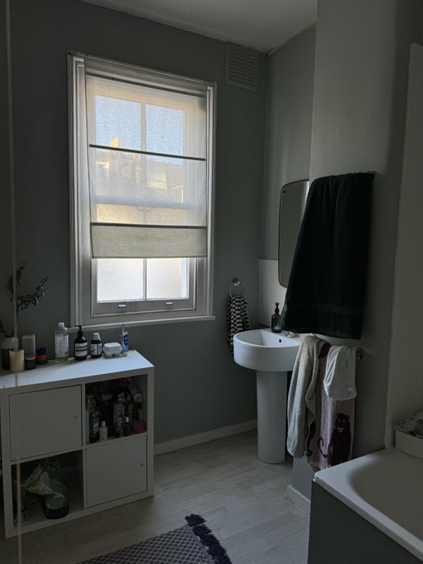 Room Forth Bridge Road in Greater London