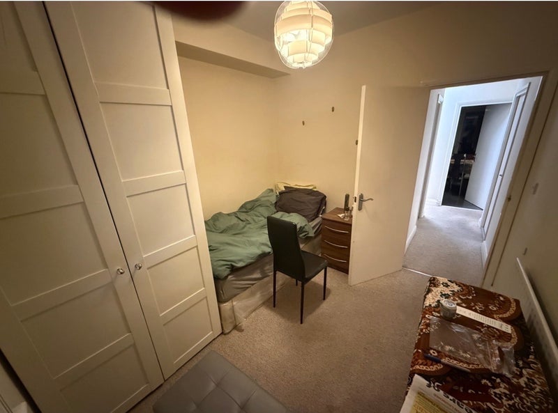 Room Harrow Road in City of Westminster
