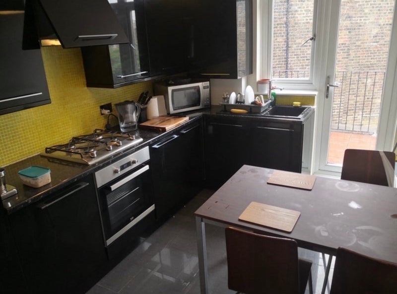 Room Harrow Road in City of Westminster