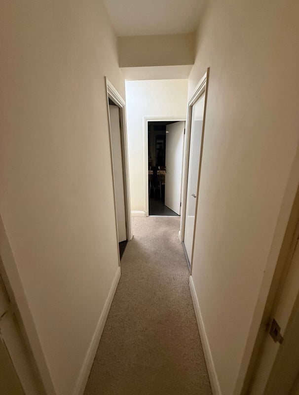 Room Harrow Road in City of Westminster