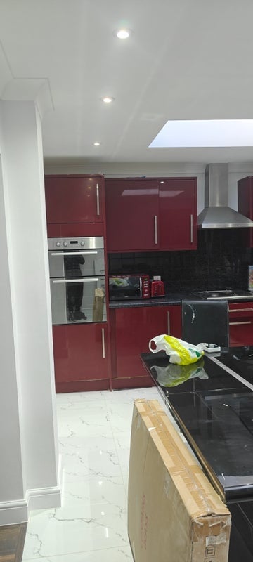 Room Shaftesbury Avenue in Greater London