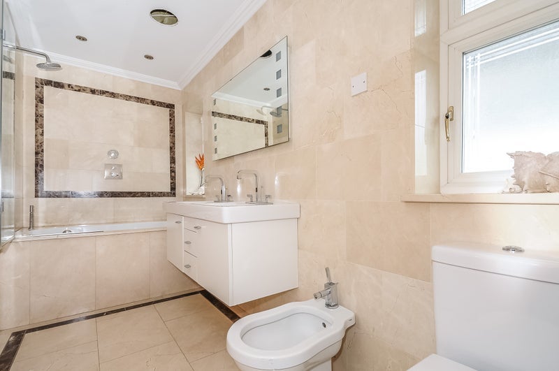 Room Sandringham Gardens in Greater London