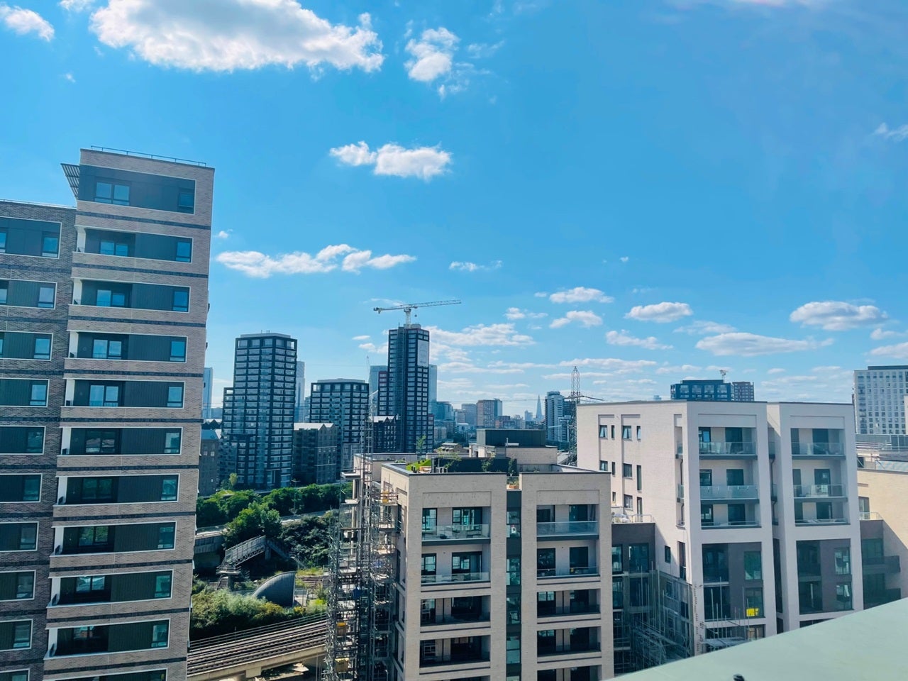 Flat Hoy Street in Greater London