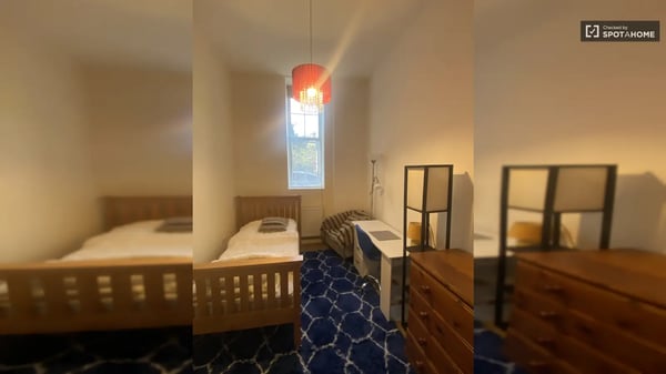 Room Cooper Road in Greater London