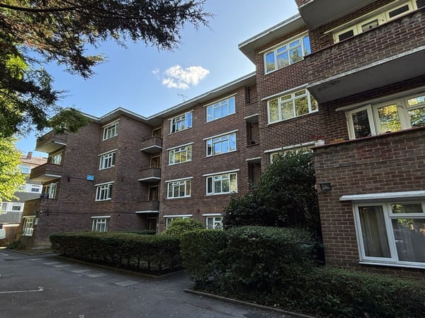 Flat Hulse Road in Southampton