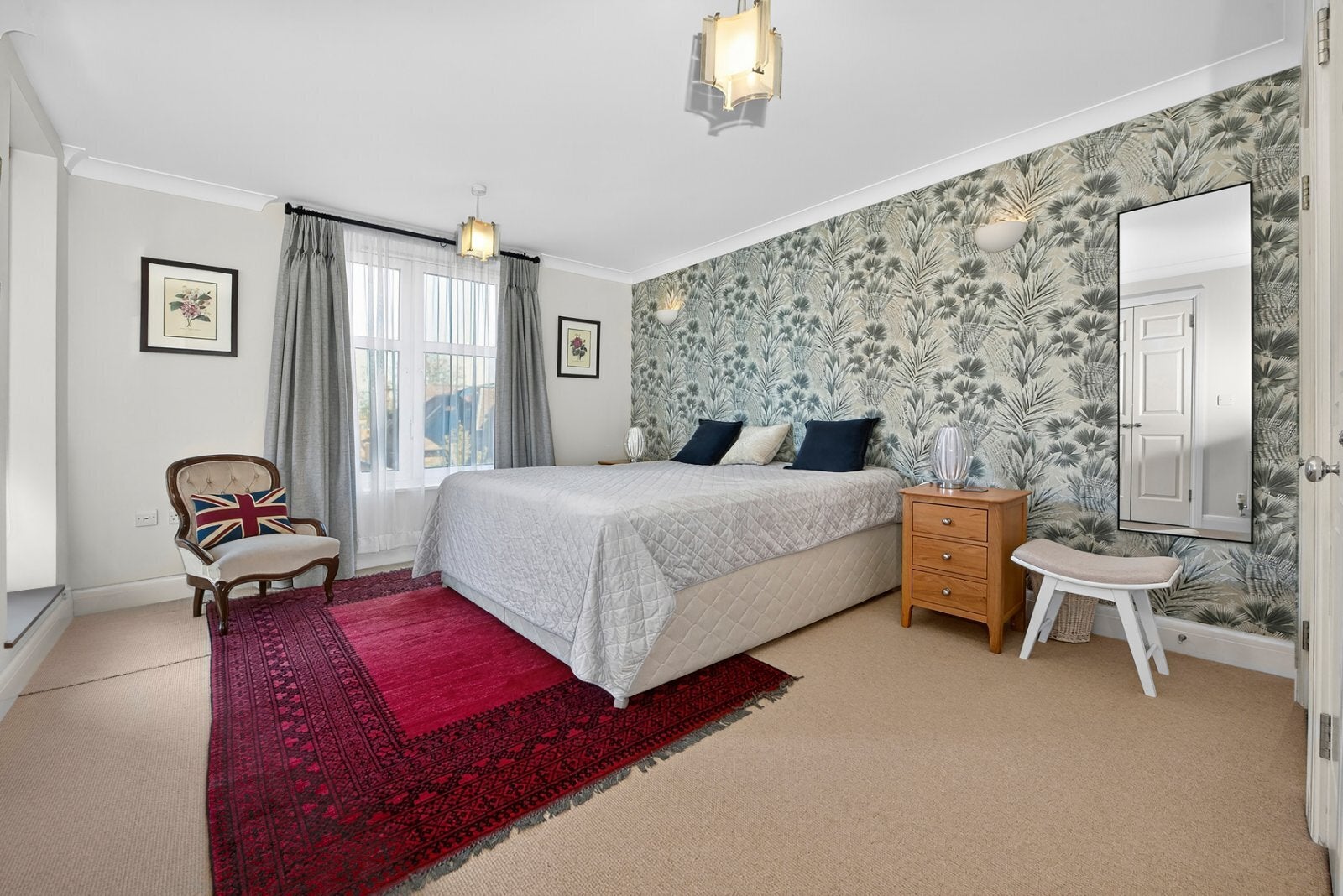 Flat Keswick Road in Greater London