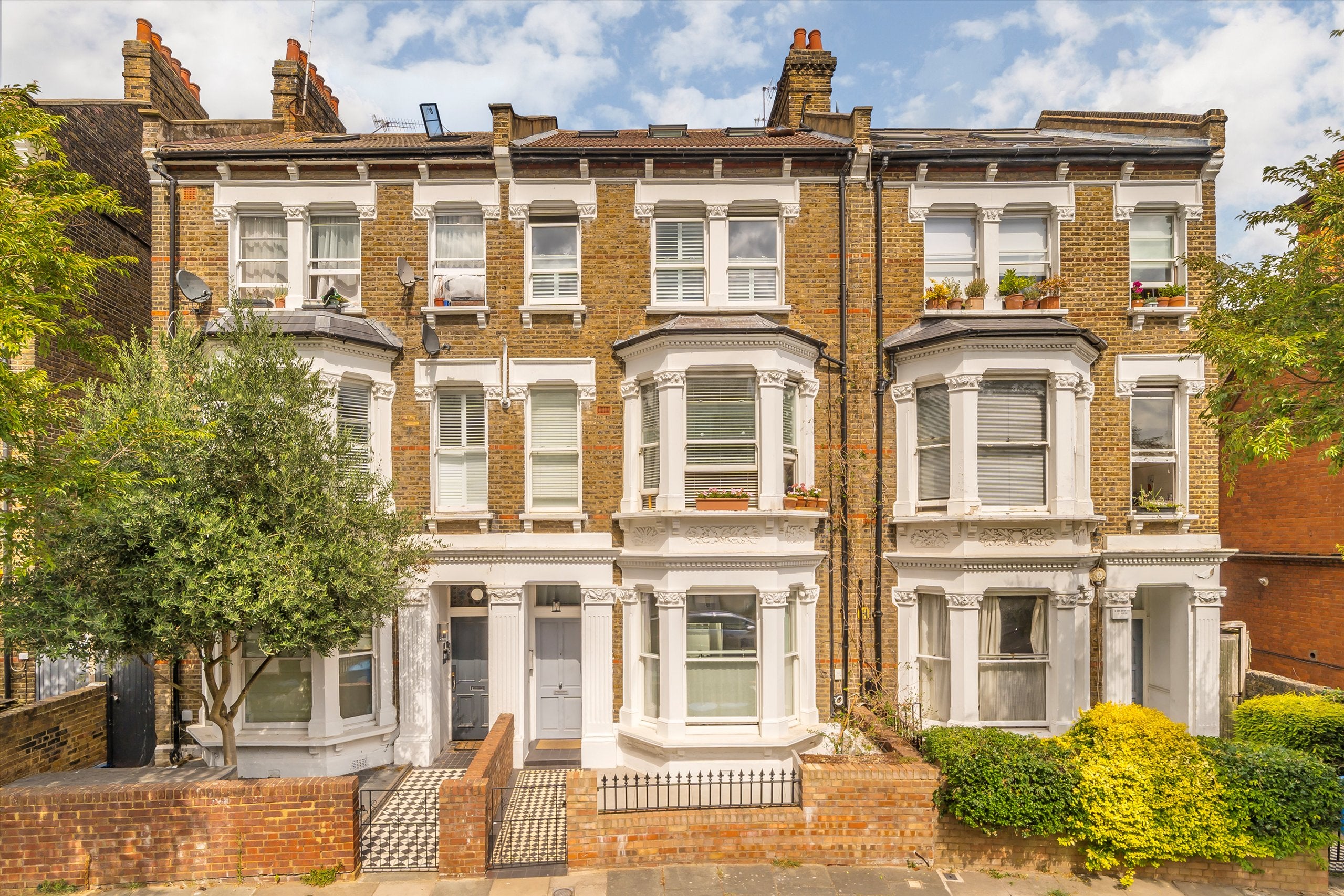 House Macroom Road in City of Westminster