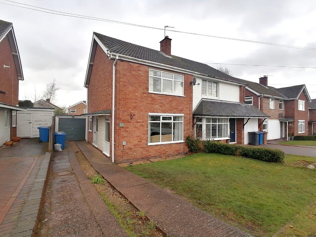 House Nailers Drive in Lichfield
