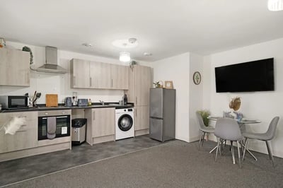 Flat Colnbrook By-Pass in Slough