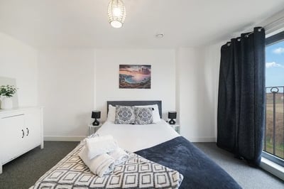 Flat Colnbrook By-Pass in Slough