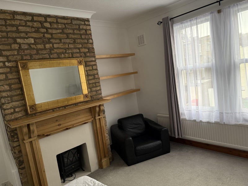 Flat Ingress Street in Greater London