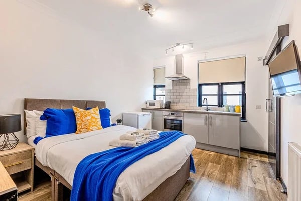 Flat Bouverie Place in City of Westminster
