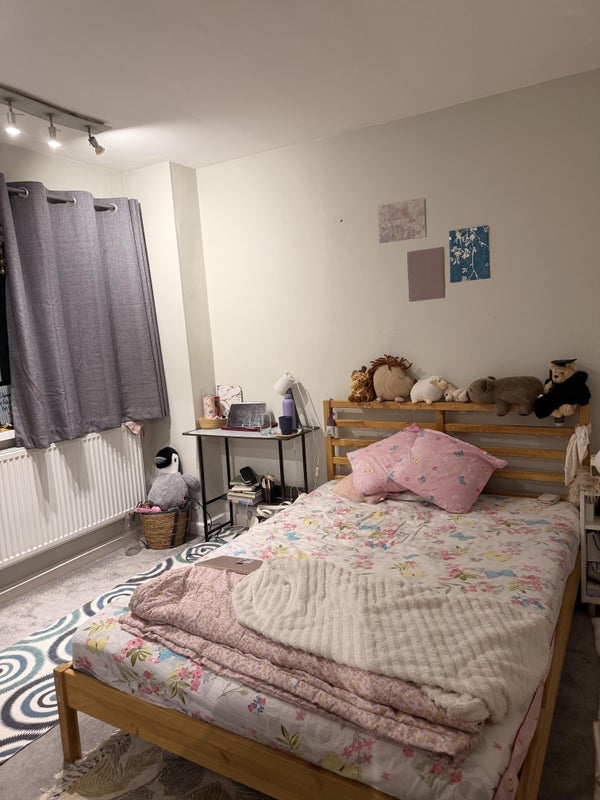 Room Abbey Street in Greater London