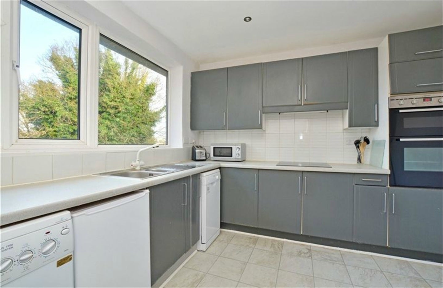 Flat Westcombe Park Road in Greater London