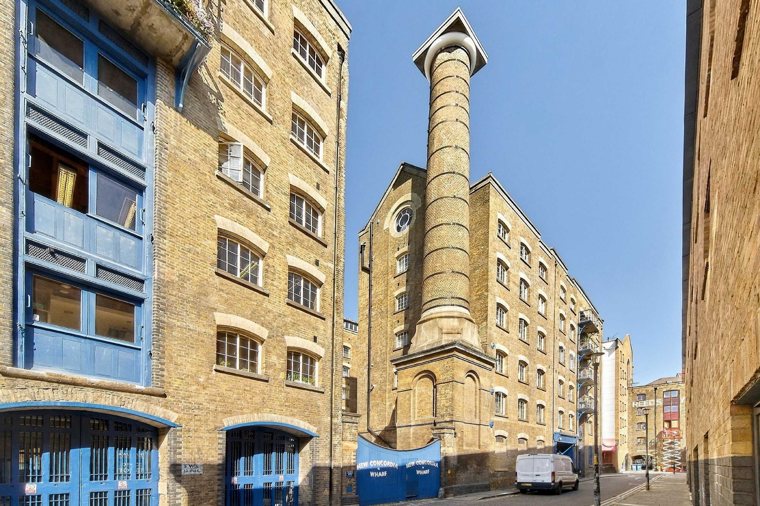 Flat Mill Street in Greater London