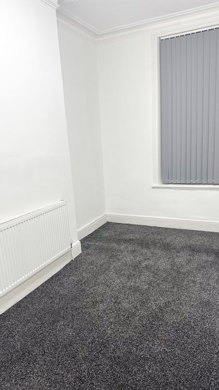 Flat Halkyn Avenue in Liverpool