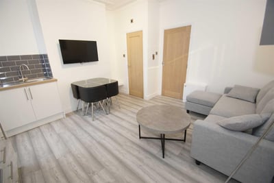 Flat Morris Lane in Leeds