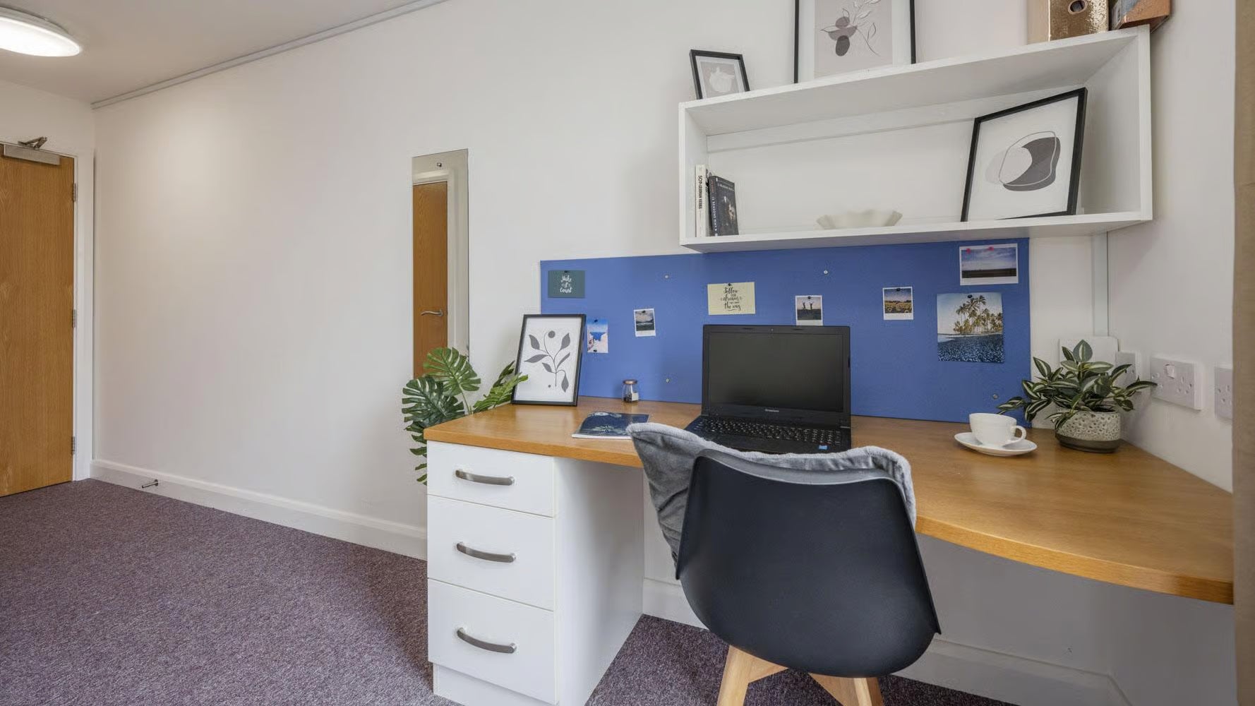 Room Blackfriars Road in Salford