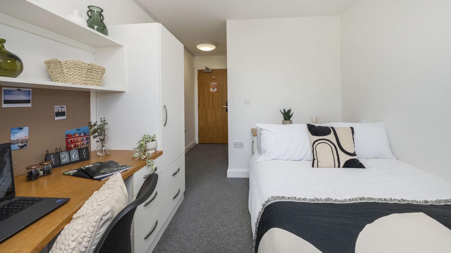 Room Blackfriars Road in Salford