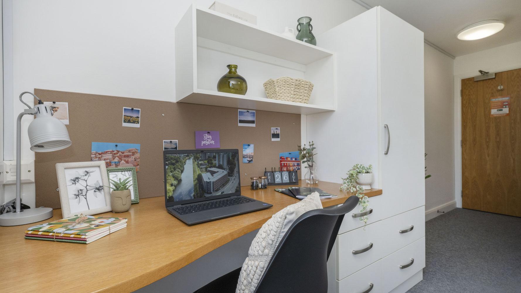 Room Blackfriars Road in Salford