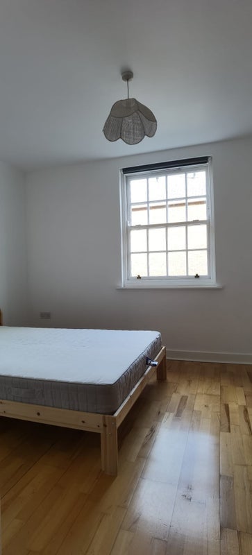 Room Hastings Street in Greater London