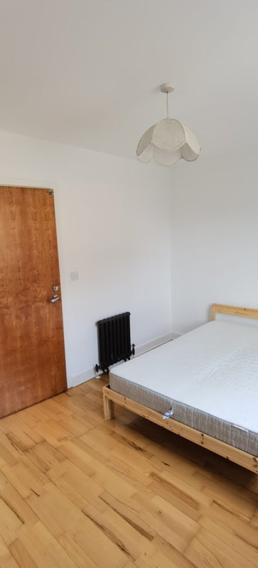 Room Hastings Street in Greater London