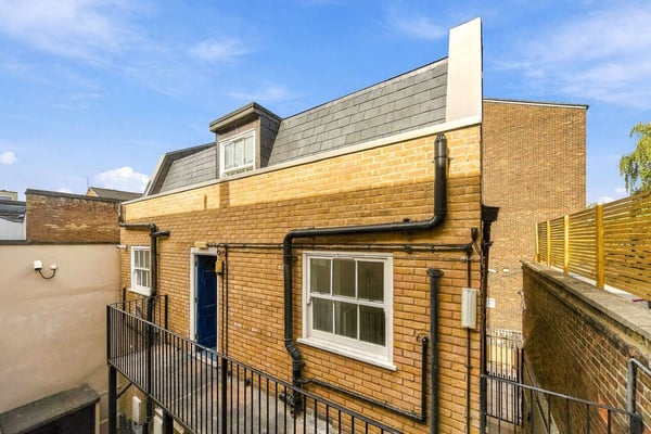 Flat Libra Road in Greater London
