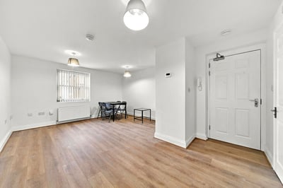 Flat Libra Road in Greater London