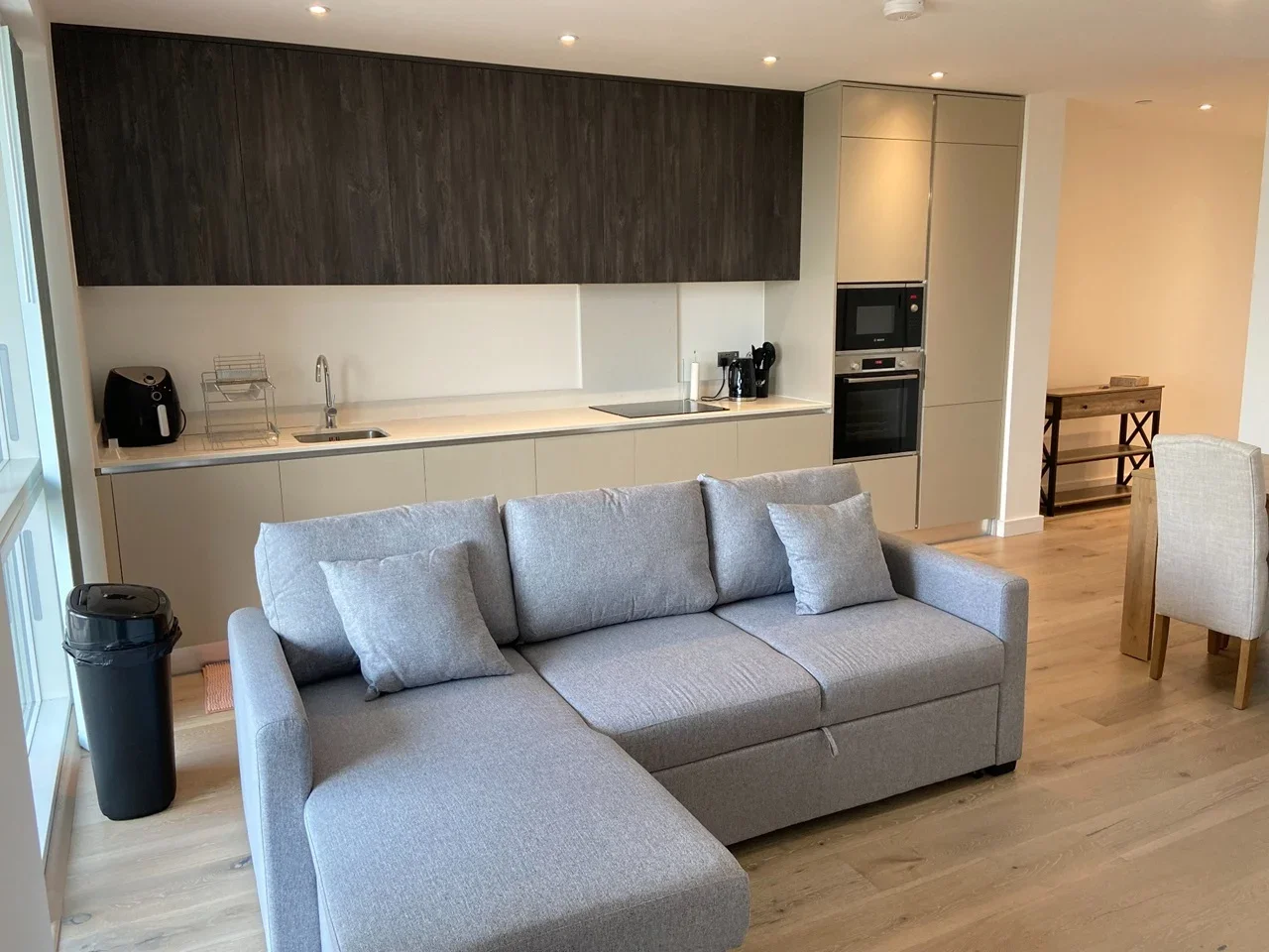 Flat Scarbrook Road in Greater London