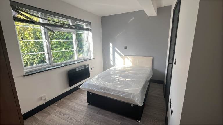 Flat Verona Drive in Greater London