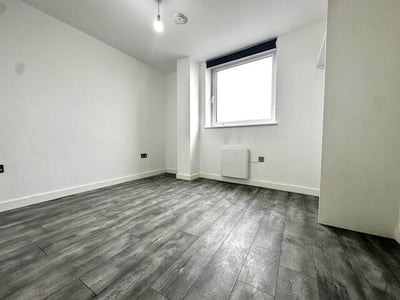 Flat Coventry Road in Birmingham