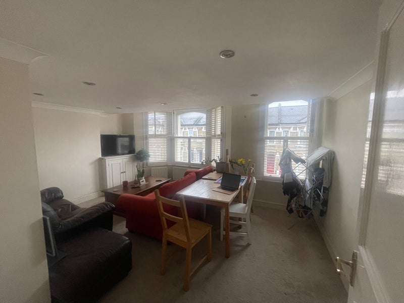 Room Ballater Road in Greater London