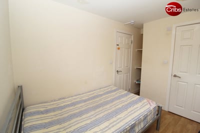 Room Hartfield Road in Greater London