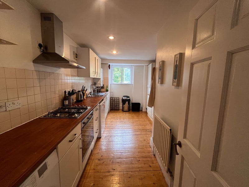 Room Lower Clapton Road in Greater London