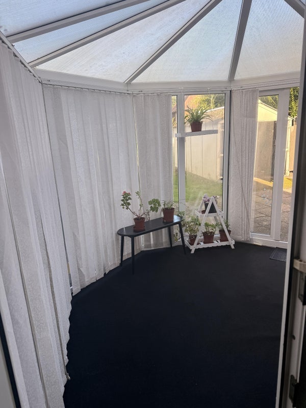 Room Longmead Close in Nottingham