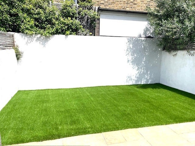 Flat Fernside Road in Greater London