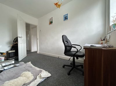Flat Michaelmas Road in Coventry