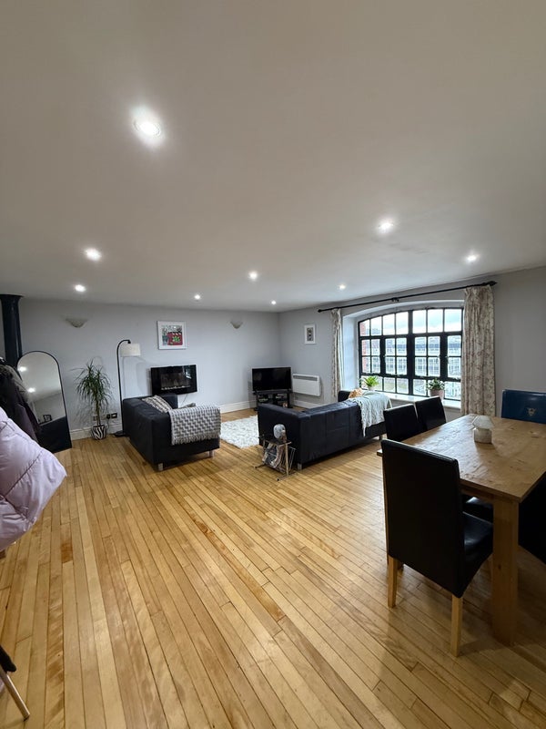 Flat Wapping in Liverpool